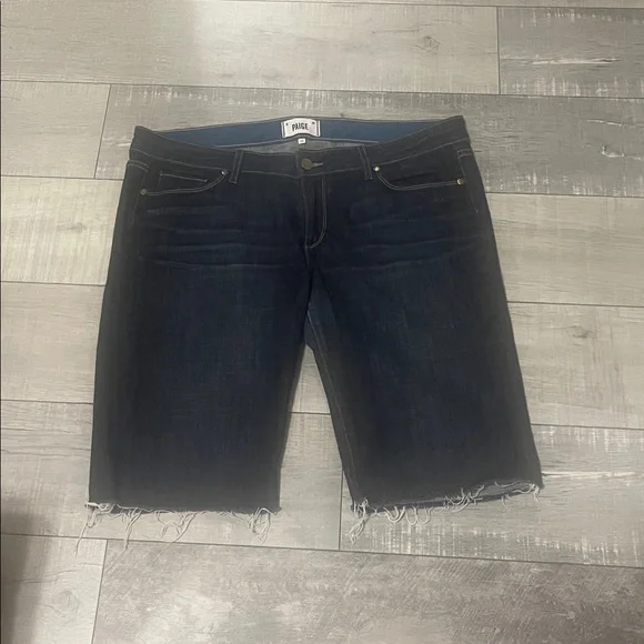 Paige Jax Knee Shorts Size 32 Raw hem Cut Off Jean Shorts Dean Dark Wash - Picture 2 of 4